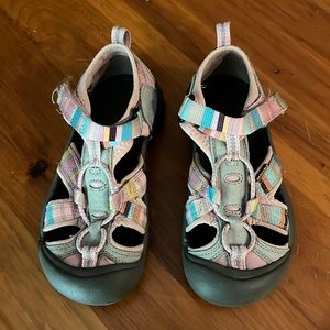Keen girls athletic sandals size 13